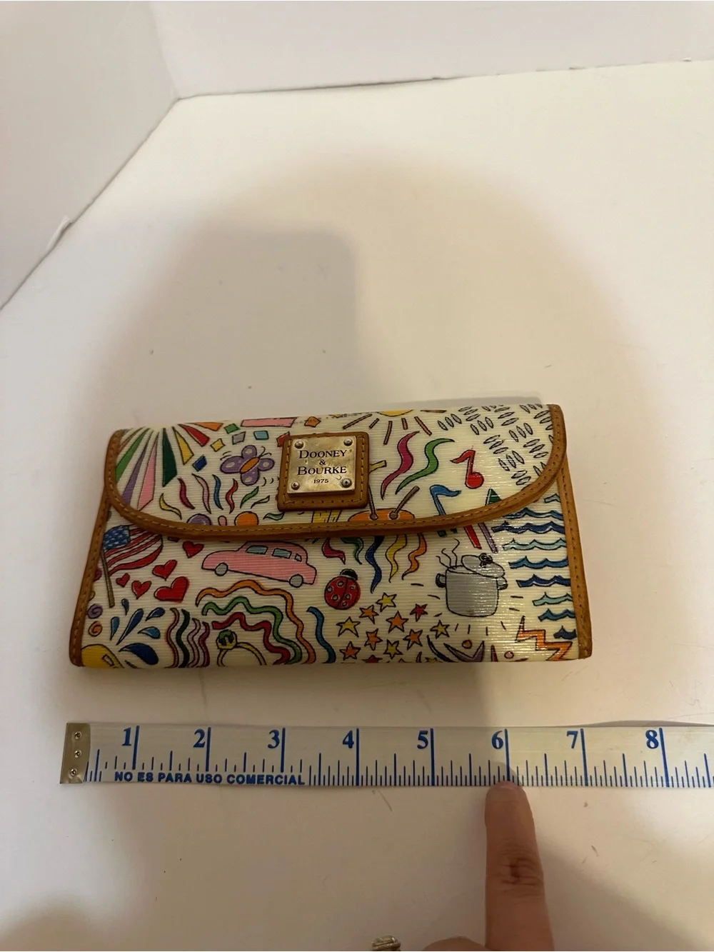 Dooney & Bourke White Multicolor Doodle Continental Wallet with Tan Trim - Picture 4 of 10